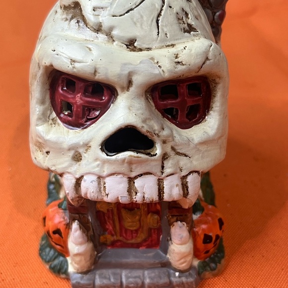 White and Red Skull Decor - Picture 1 of 14